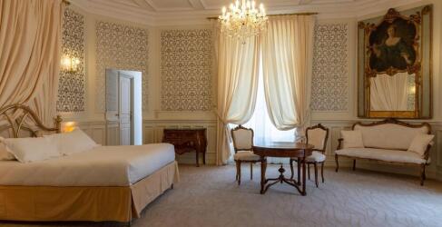 Hotel The Originals Château De Périgny-3