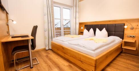 hotel-zum-hirschen-lam-0